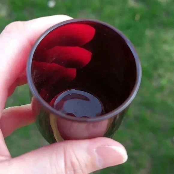 Ruby  Red glassware - Picture 4 of 10